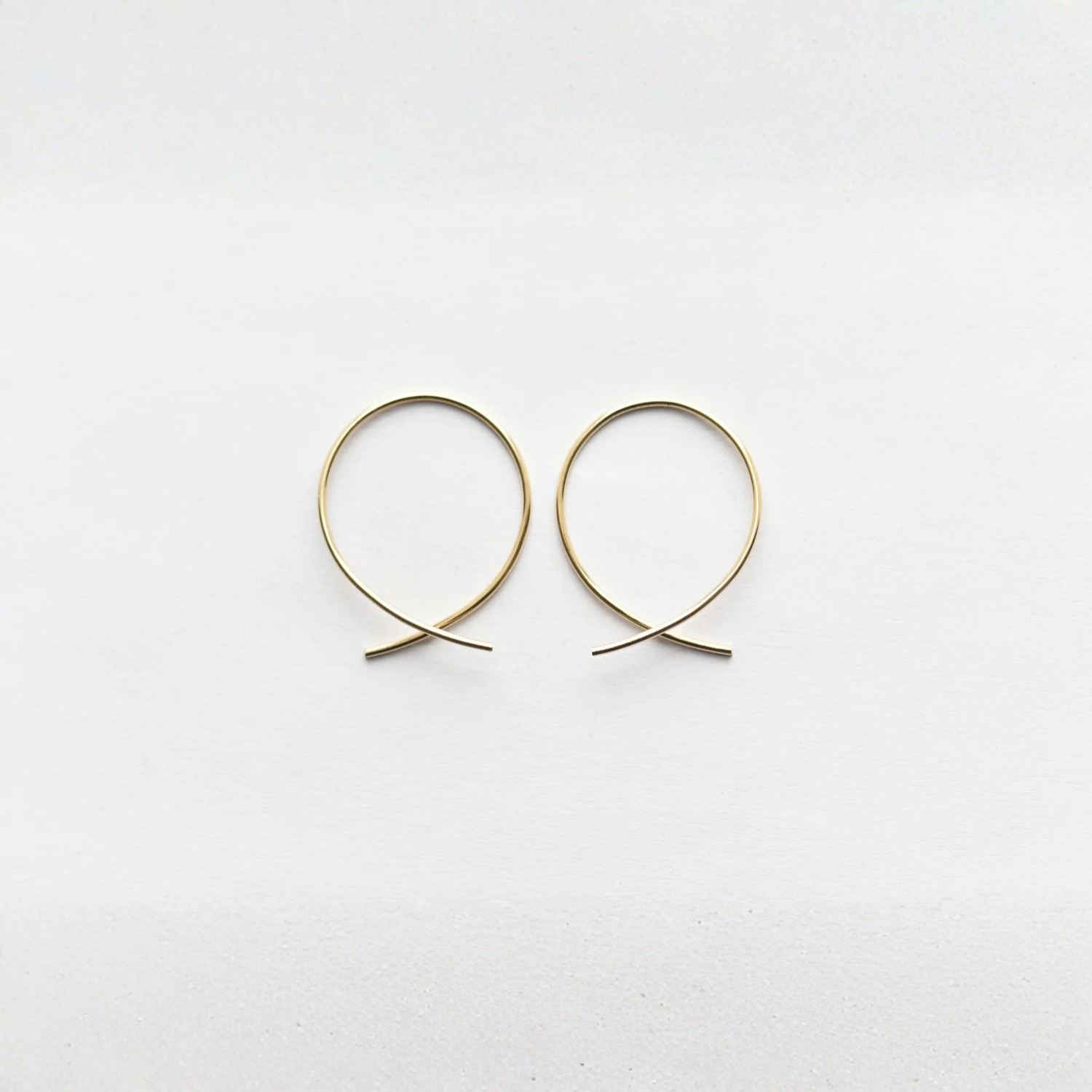 Medium round threader hoop earrings, gold-tone metal wire