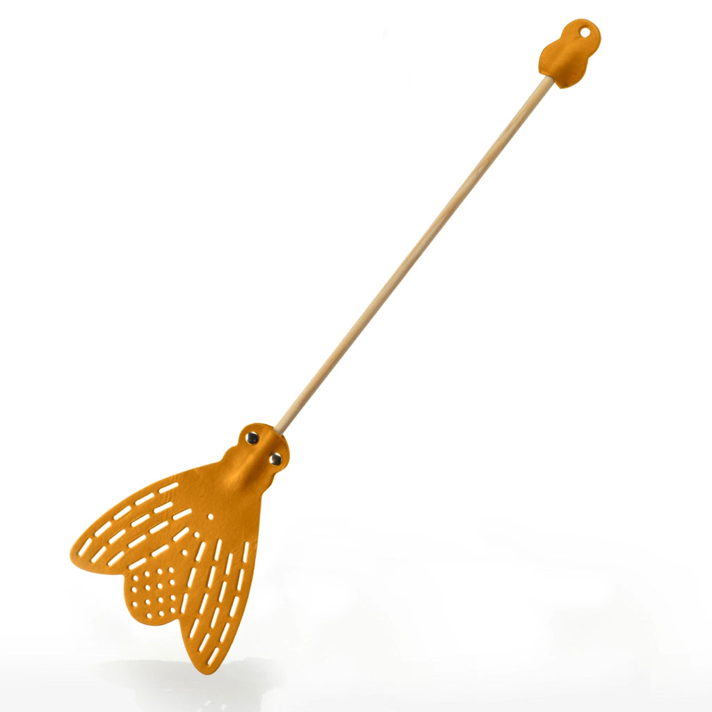 Essey tan fly swatter with perforated plastic head and long light wood handle